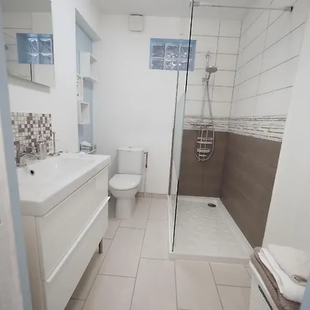 Le Callou - Parking - Face Aux Thermes - Rez De Chaussée *